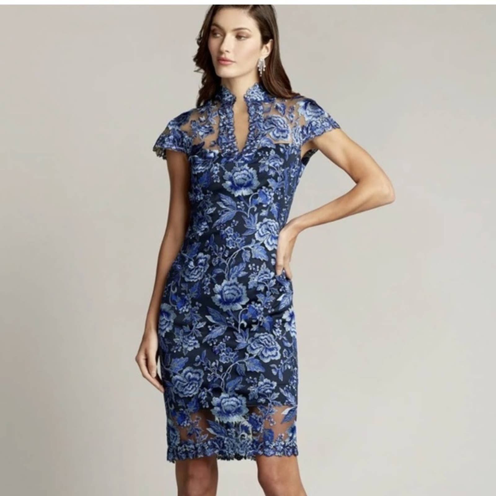 Tadashi Shoji Ankur Keyhole Blue Floral Embroider Lace Dress