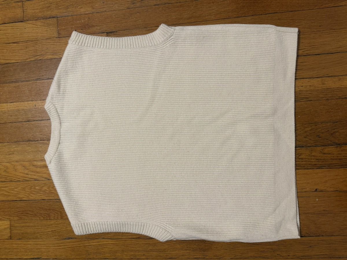 Solid Homme Solid Homme SS21 Cream Ribbed Knit Sweater Vest Size 46 Size US S / EU 44-46 / 1 - 3 Thumbnail