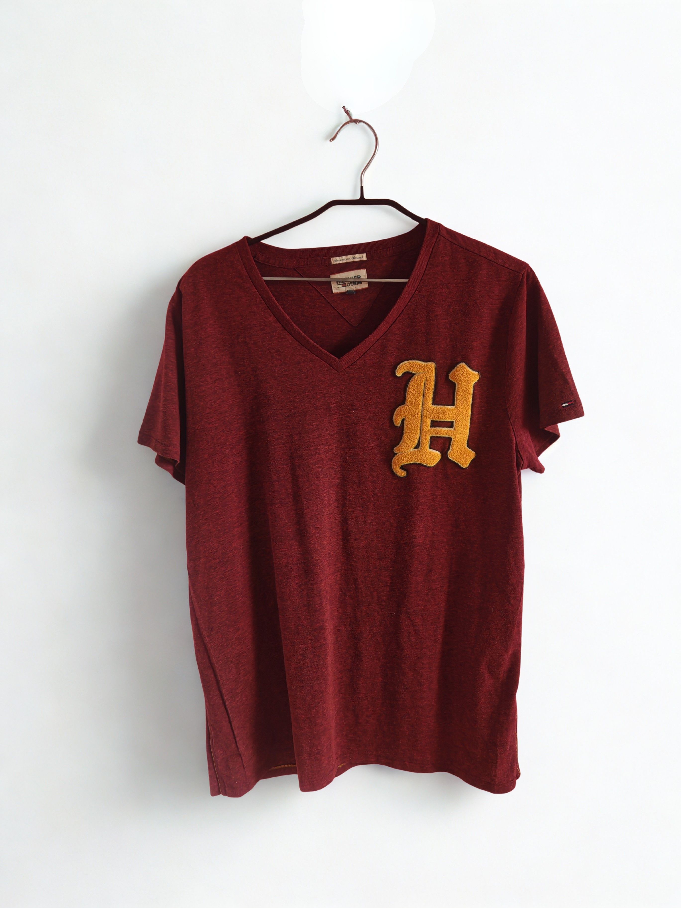 Tommy Hilfiger Vintage Tommy Hilfiger Trashed Logo Graphic Tee Burgundy Size US XL / EU 56 / 4 - 3 Thumbnail