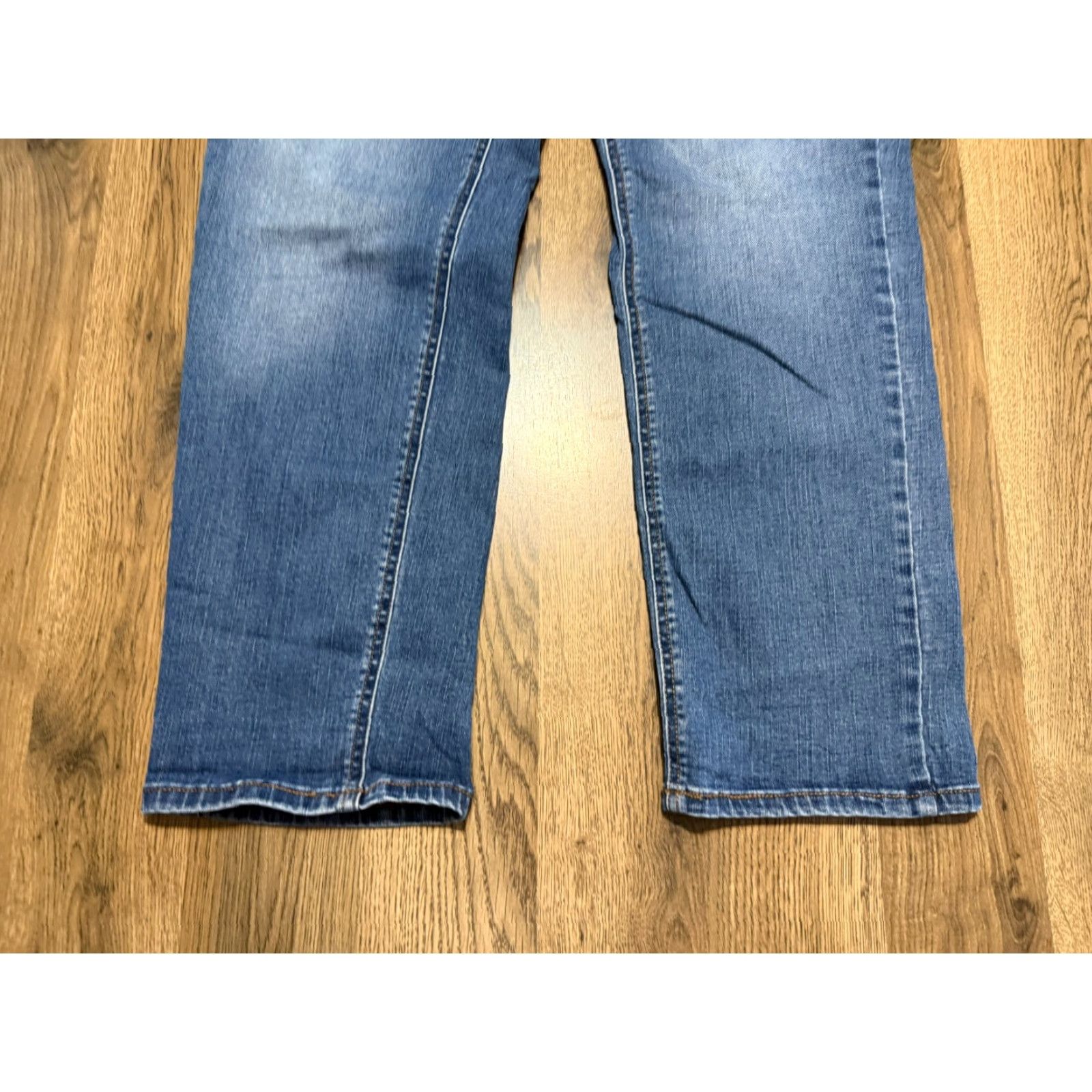 Vintage VINTAGE? No. Time & Tru Jeans Women 18 Blue Denim Straight Leg Mid Rise Outdoors - 5-Pocket Design - Regular Rise - Denim - Time And Tru - Jeans Size 40" / US 18 - 2 Thumbnail
