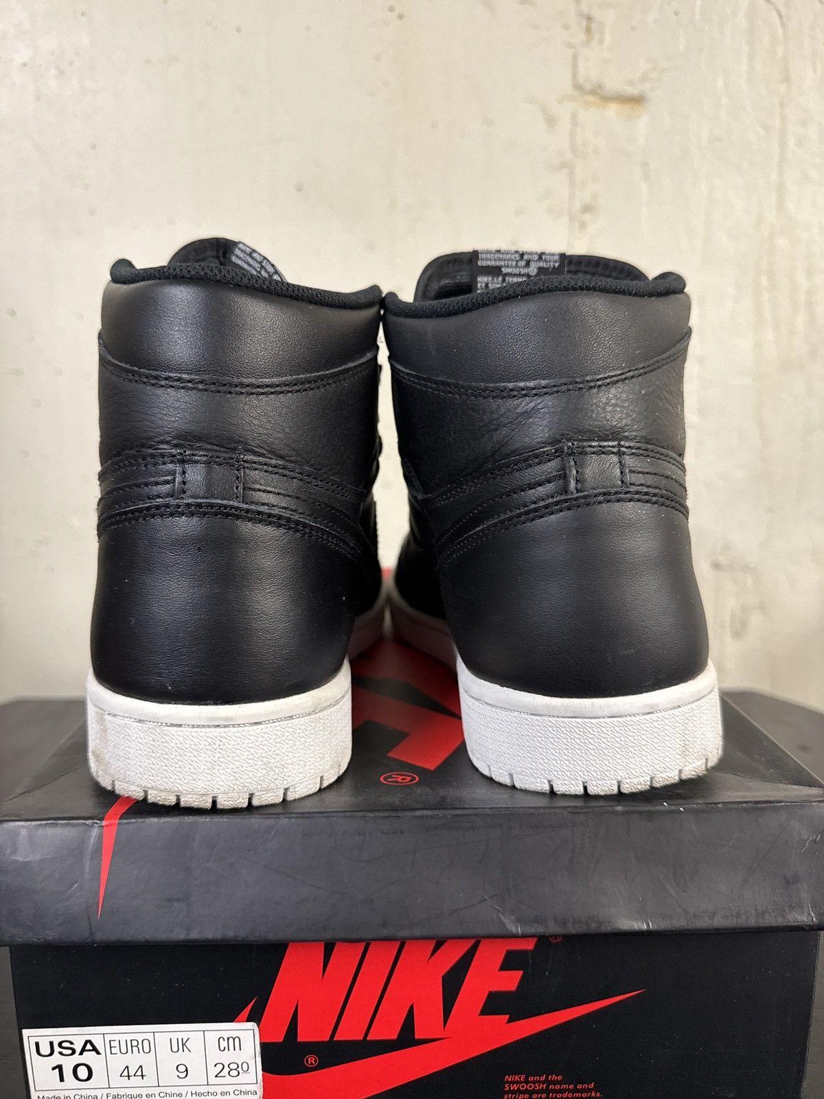 Jordan Brand × Nike Jordan 1 cyber Monday Size US 10 / EU 43 - 3 Thumbnail