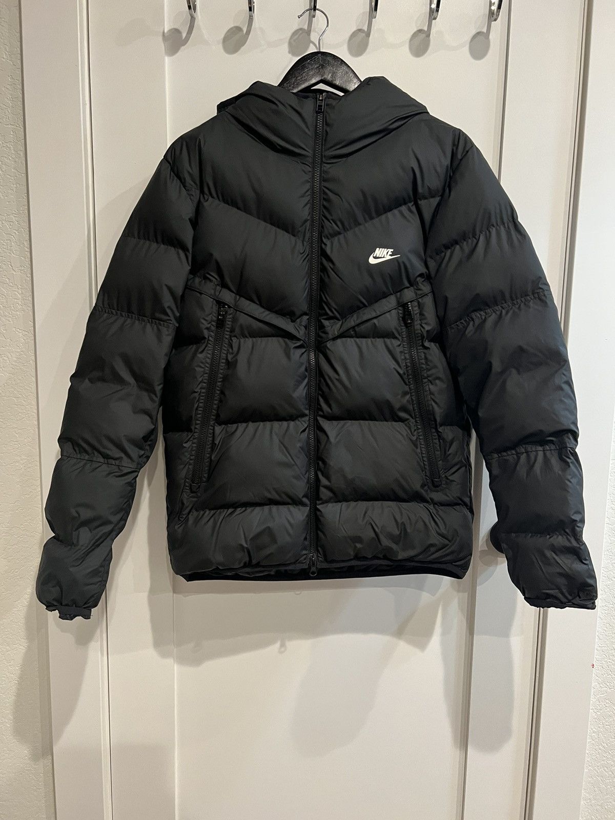 mens nike puffer jacket black