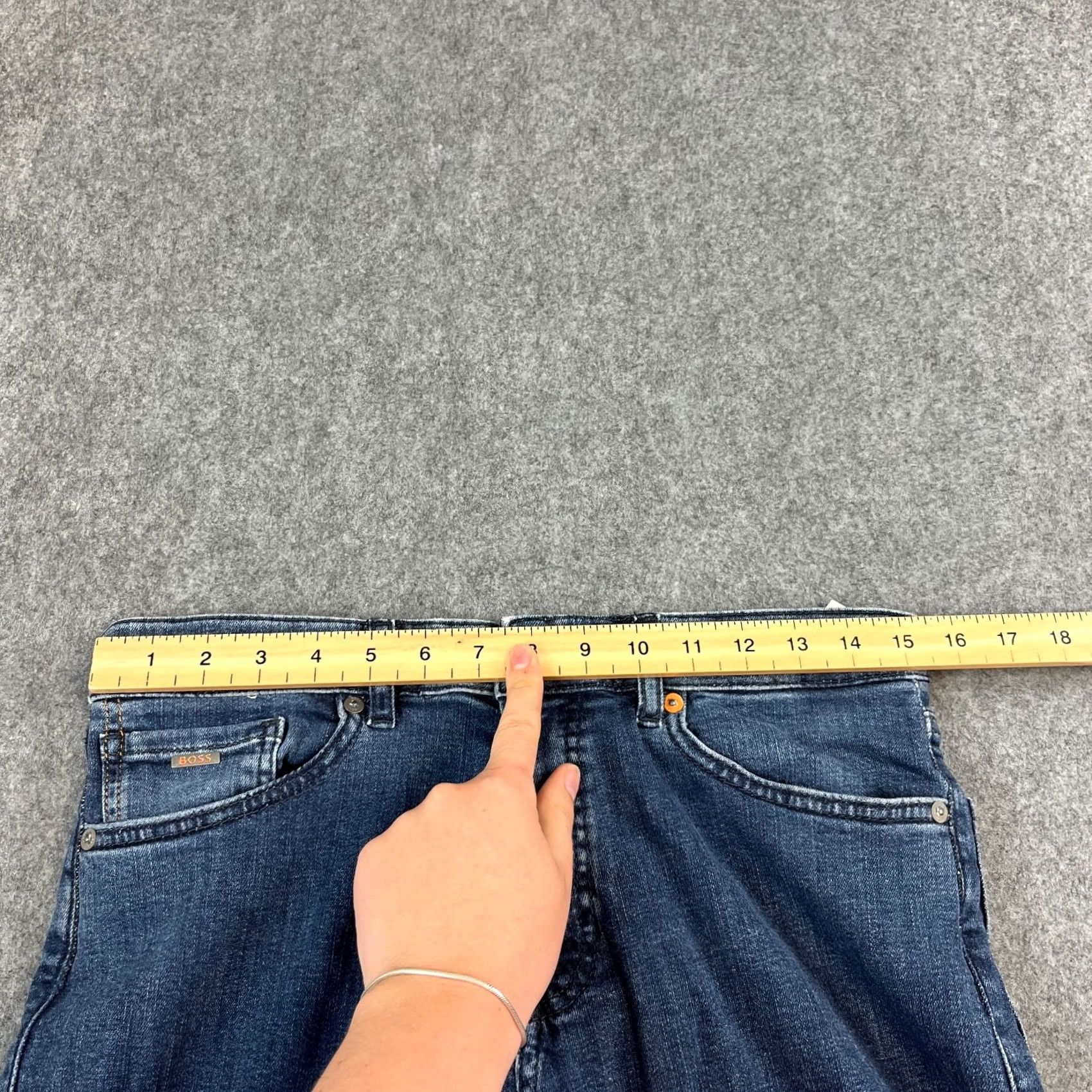 Hugo Boss HUGO BOSS Jeans Tapered Men 32 Regular Stretch 5-Pocket Denim Blue Maine Mid Wash Cotton Polyester Elastan Size US 32 / EU 48 - 6 Thumbnail