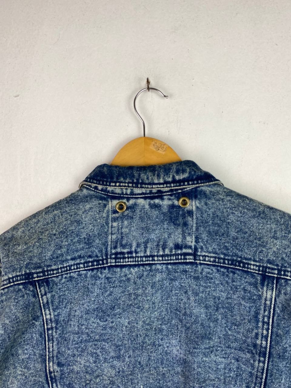 Japanese Brand vintage japanese brand acid wash denim jacket nice design Size US L / EU 52-54 / 3 - 8 Thumbnail