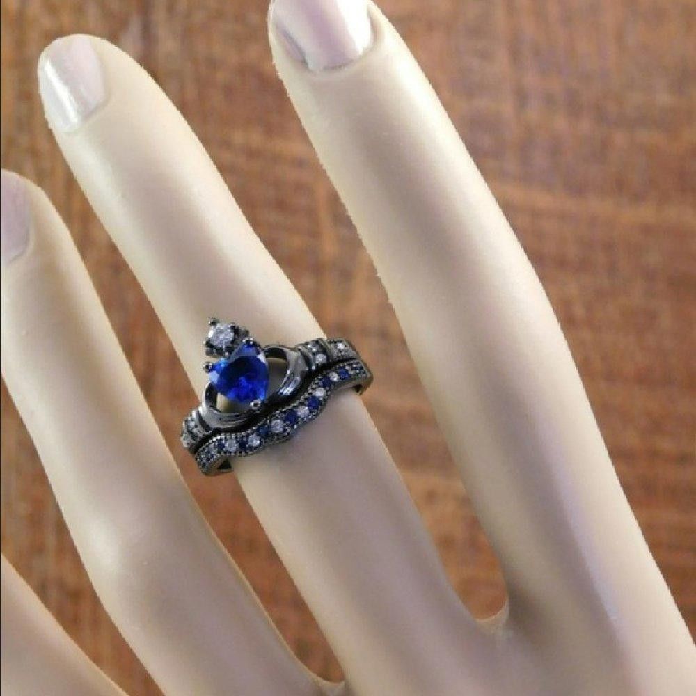 Designer 2pcs Wrapping Hands Blue Heart Black Crown Ring Set - Size 7 Size ONE SIZE - 6 Thumbnail