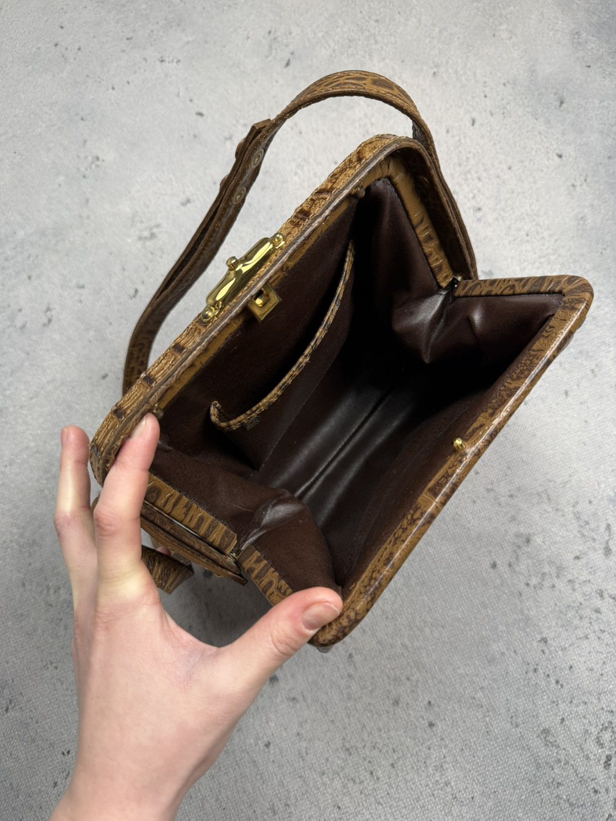 Vintage Vintage Genuine Crocodile Leather IVR Handbag Rare Archive Size ONE SIZE - 14 Thumbnail