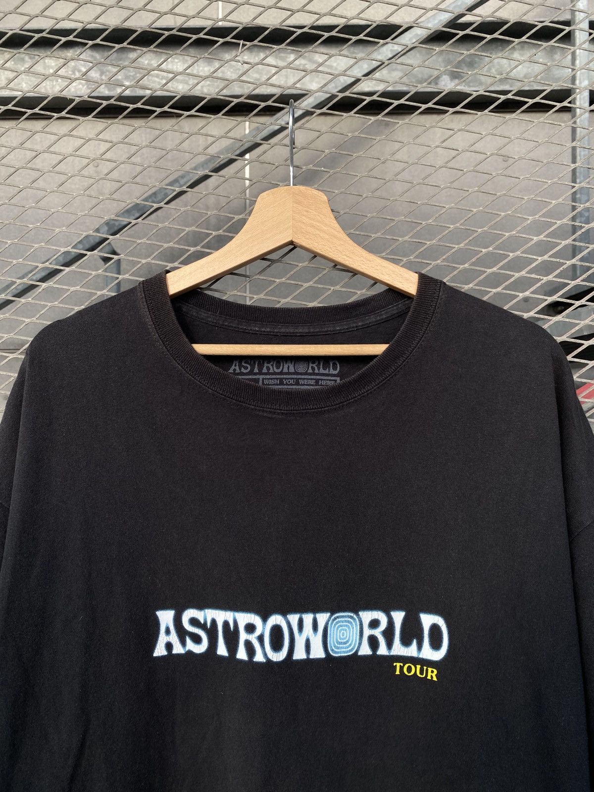 Travis Scott Astroworld Travis Scott Wish You Were Here Tour T-Shirt Size US XL / EU 56 / 4 - 3 Thumbnail