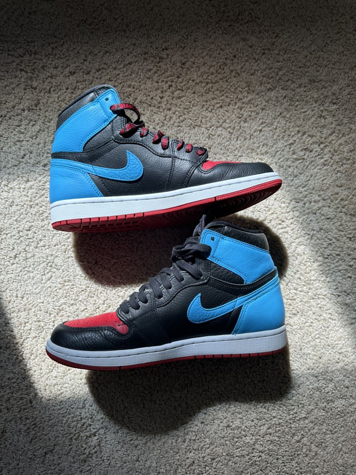 Nike Nike Jordan 1 high NC to Chi Size US 9.5 / IT 39.5 - 2 Thumbnail