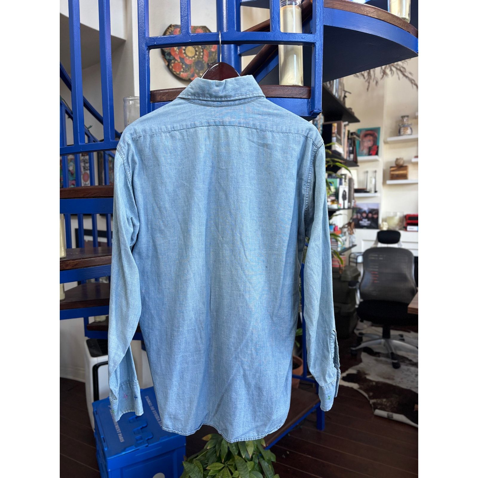 Levi's Levi’s Embroidered Denim Button Down Shirt L Size US L / EU 52-54 / 3 - 4 Thumbnail
