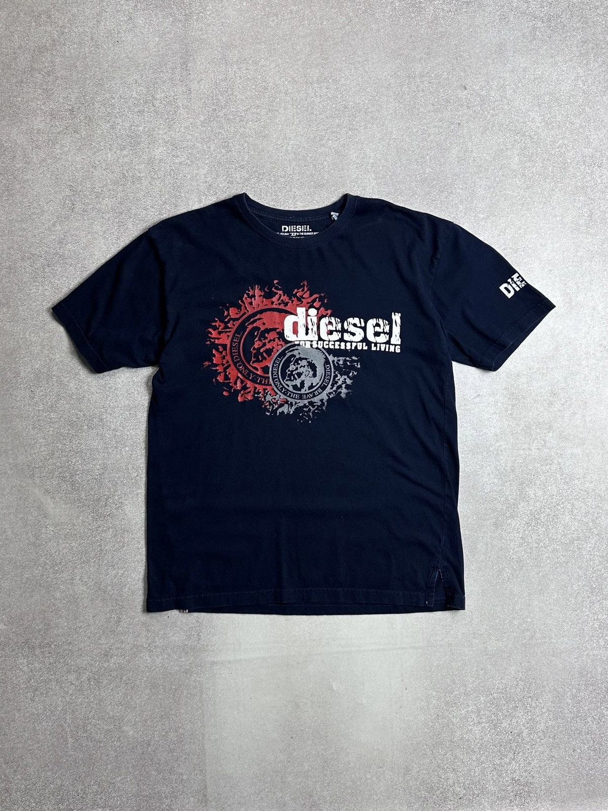 Diesel Vintage 90s Diesel Big Logo T-shirt M Size US M / EU 48-50 / 2 - 1 Thumbnail