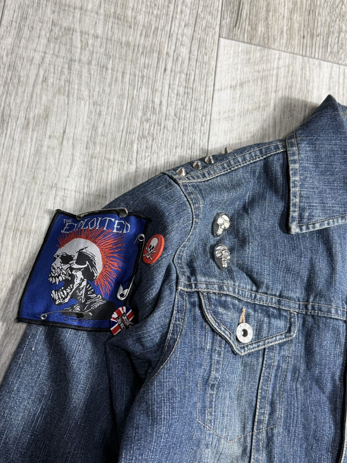 Japanese Brand Custom Denim Jacket with Patches Unique Piece Y2K streetwear Size S / US 4 / IT 40 - 4 Thumbnail