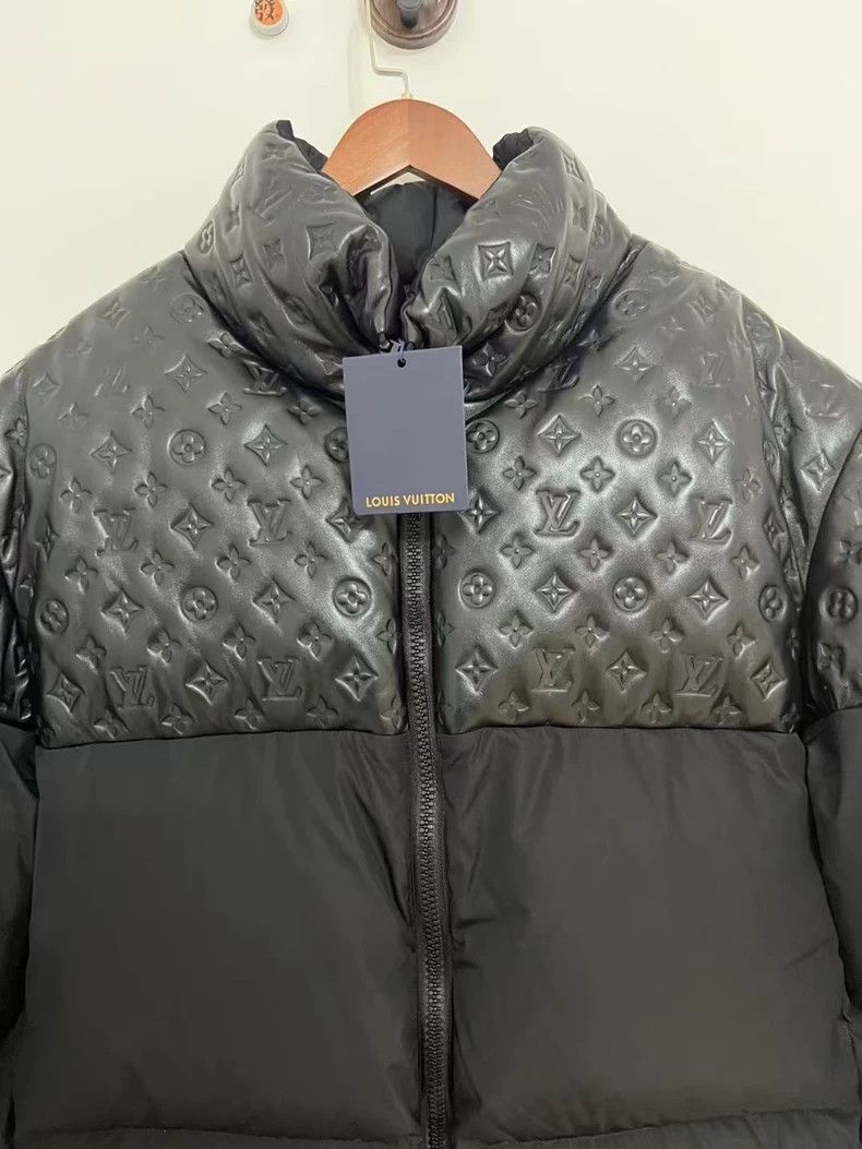 Louis Vuitton Louis Vuitton Black patchwork down jacket with full print Size US L / EU 52-54 / 3 - 3 Thumbnail