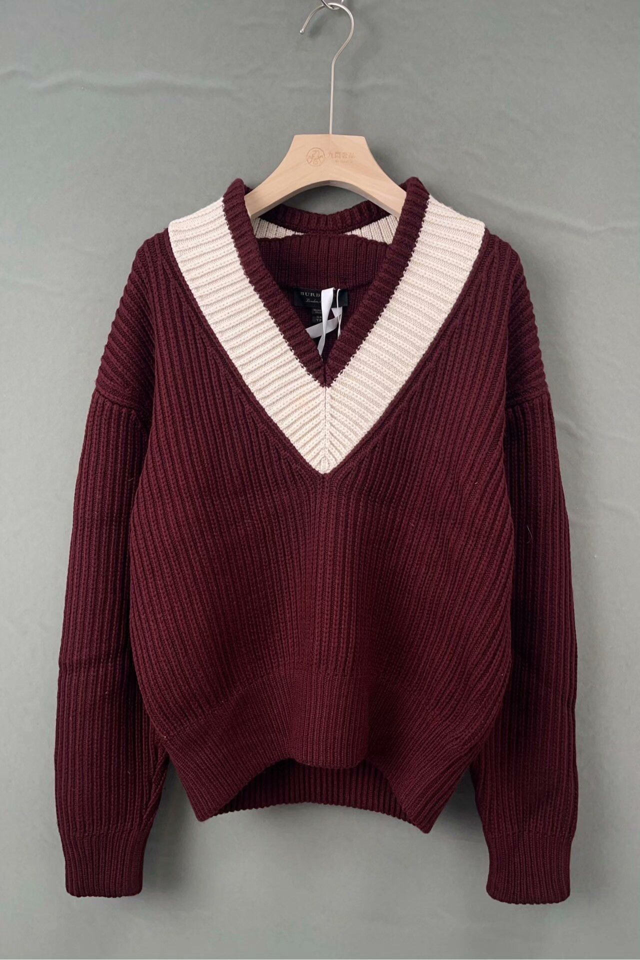 Burberry Burberry Red White V-Neck Wool Sweater Size US XS / EU 42 / 0 - 1 Thumbnail
