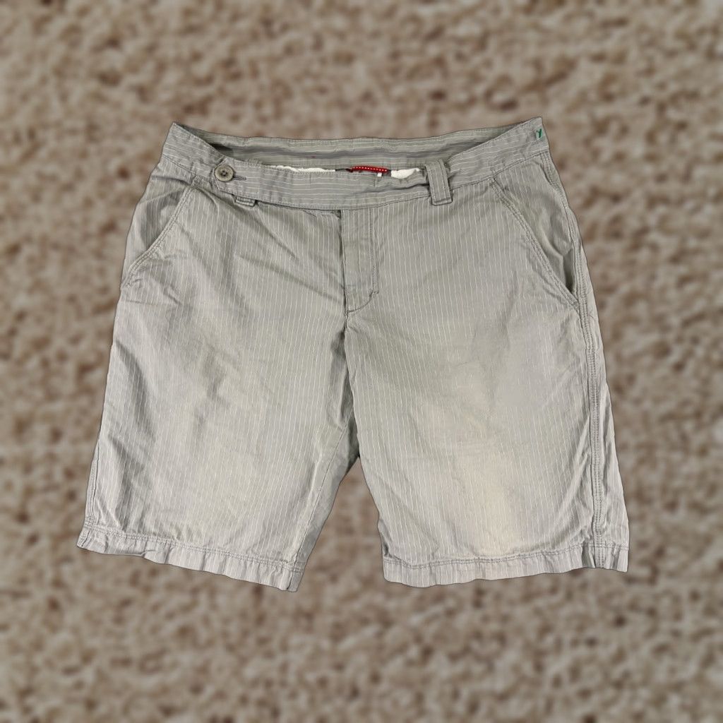 The North Face The North Face Shorts Womens 10 Gray Stripe 100% Cotton Golf Hiking Size 32" / US 10 / IT 46 - 1 Thumbnail