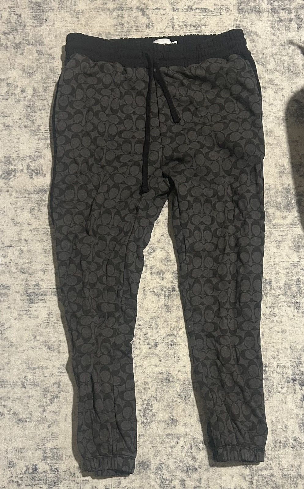 Coach Large Signature Coach Sweatpants Size US 30 / EU 46 - 1 Thumbnail