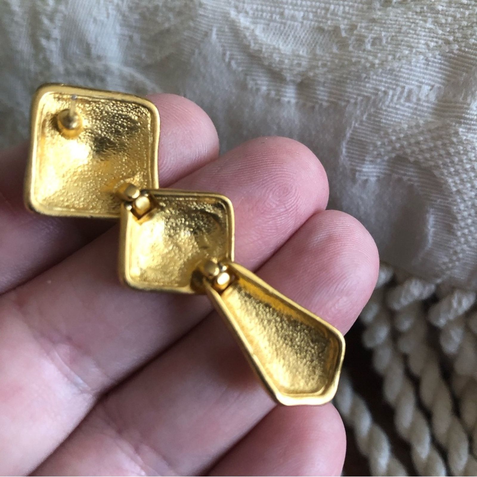 Vintage Vintage matte gold tiered link pierced earrings Size ONE SIZE - 5 Thumbnail