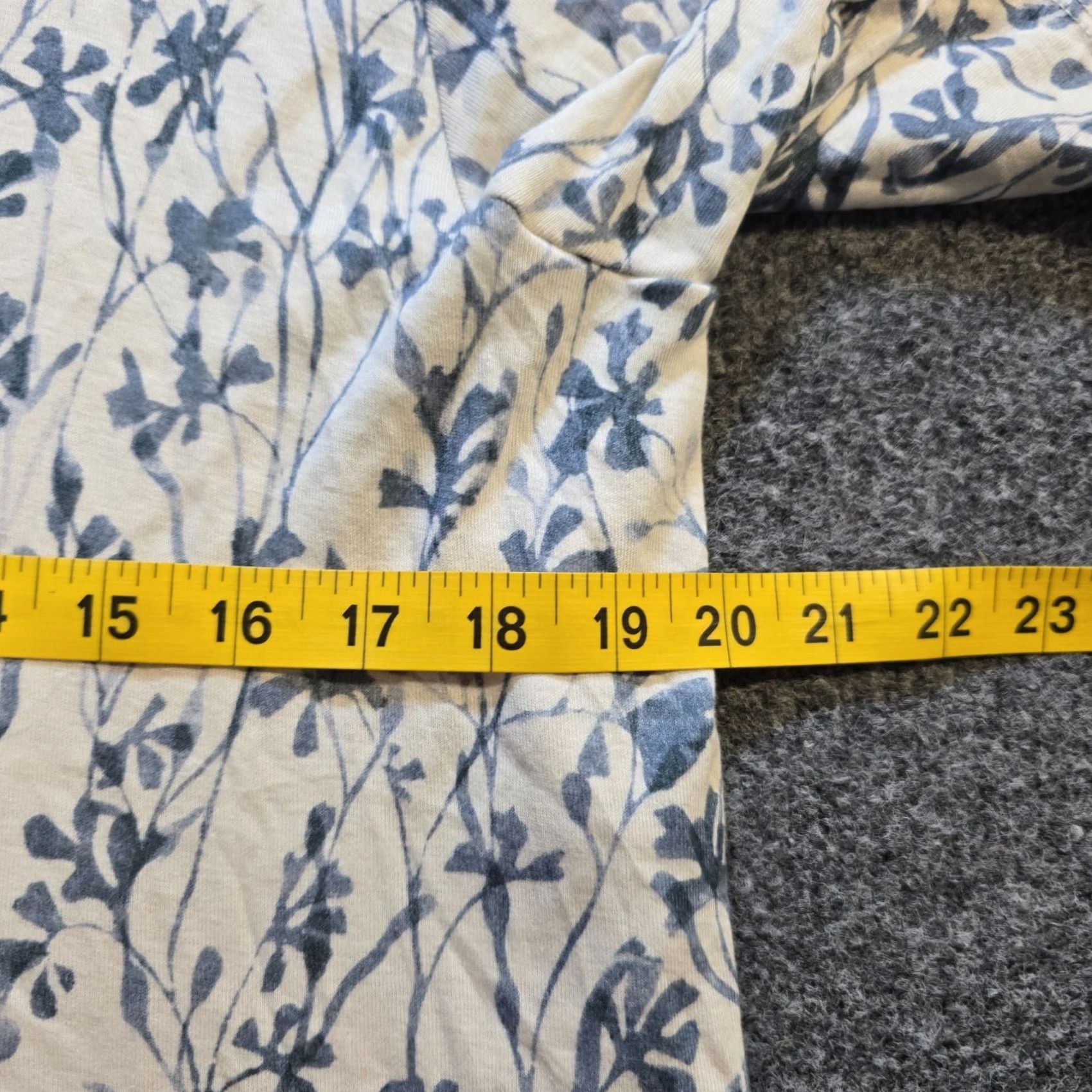 Vintage LL Bean Sleep Top Womens Size S White Blue Floral Lounge Knit Top Short Sleeve Round Neck Size S / US 4 / IT 40 - 5 Thumbnail