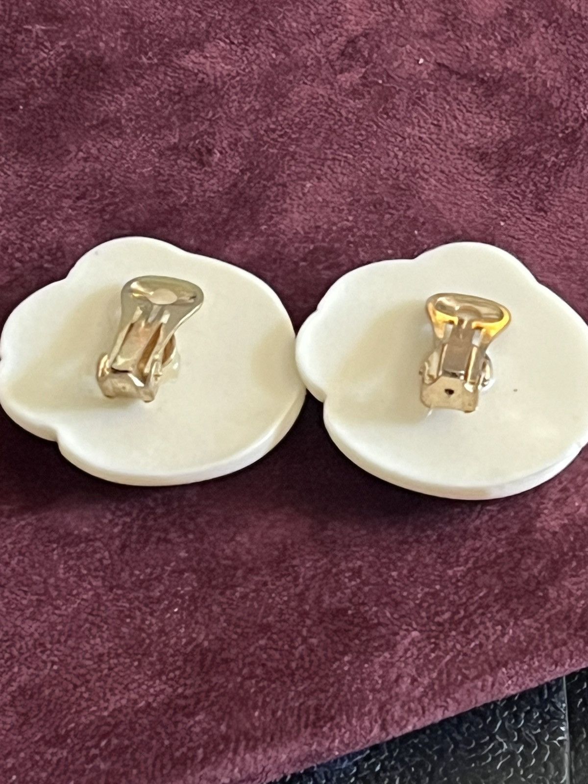 Other Vintage 1980s Cream Fan Shell Statement Clip-On Earrings Size ONE SIZE - 3 Thumbnail