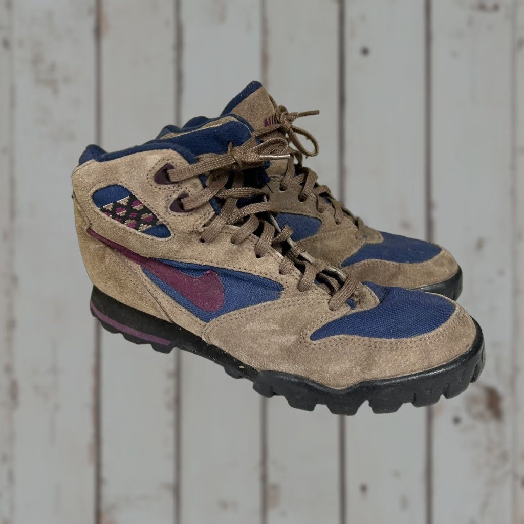 Nike VINTAGE Nike ACG Caldera Plus Hiking Boot Women's 8