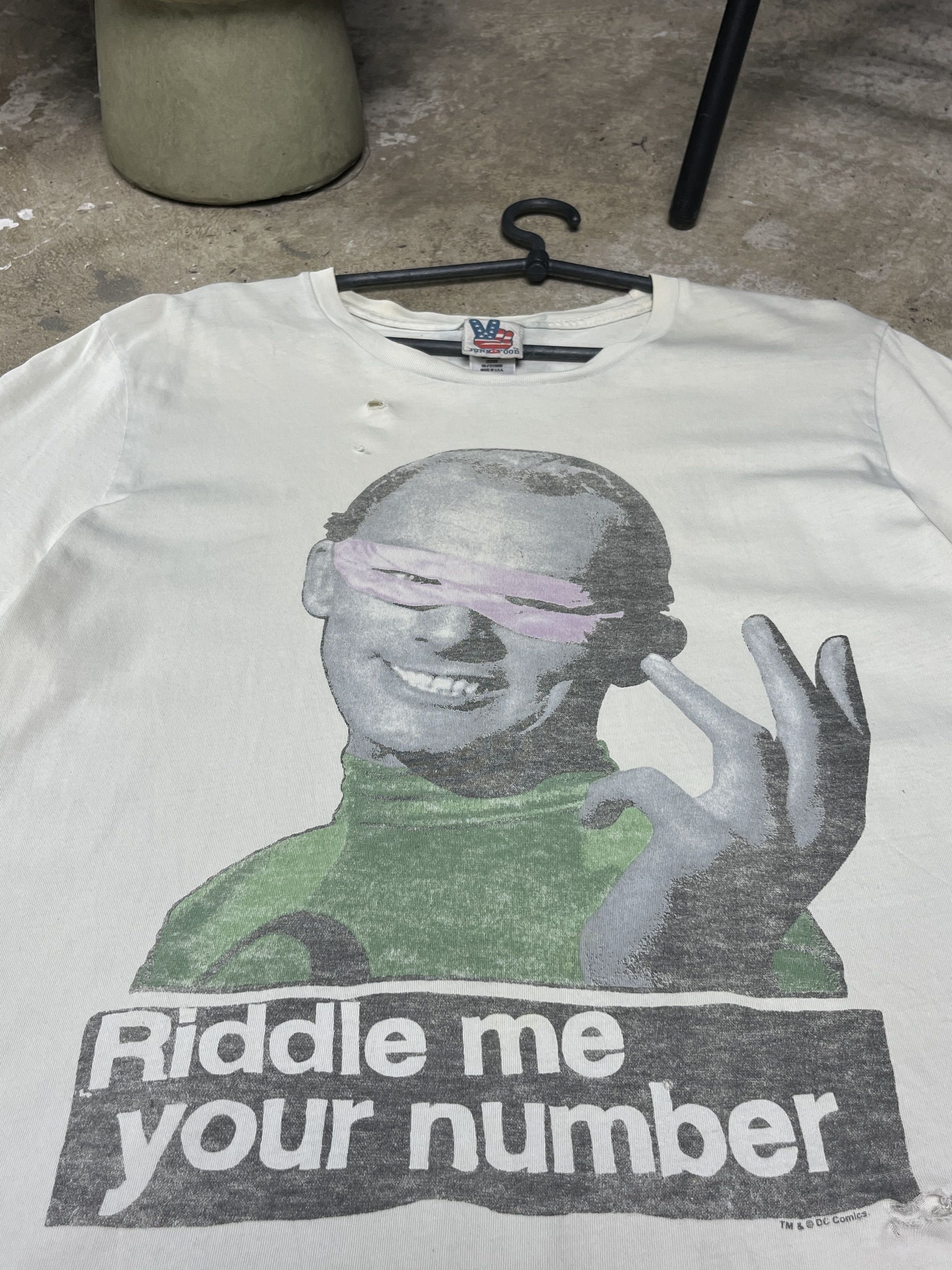 DC Comics 1990s DC BATMAN FOREVER RIDDLER RIDDLE ME NUMBER TEE - № 988 Size US M / EU 48-50 / 2 - 3 Thumbnail