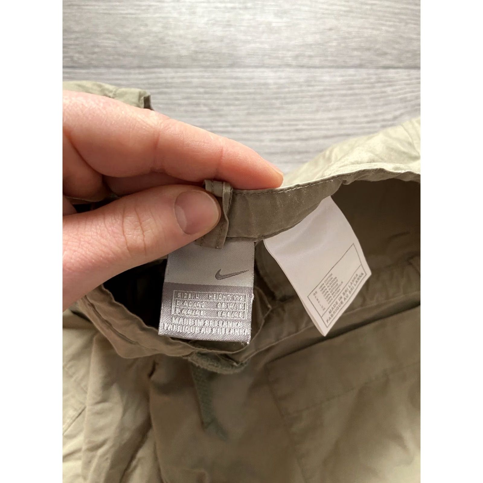 Nike VINTAGE Nike Beige Cargo Shorts Double Knee Pocket Mens Size L Size US 33 - 4 Thumbnail