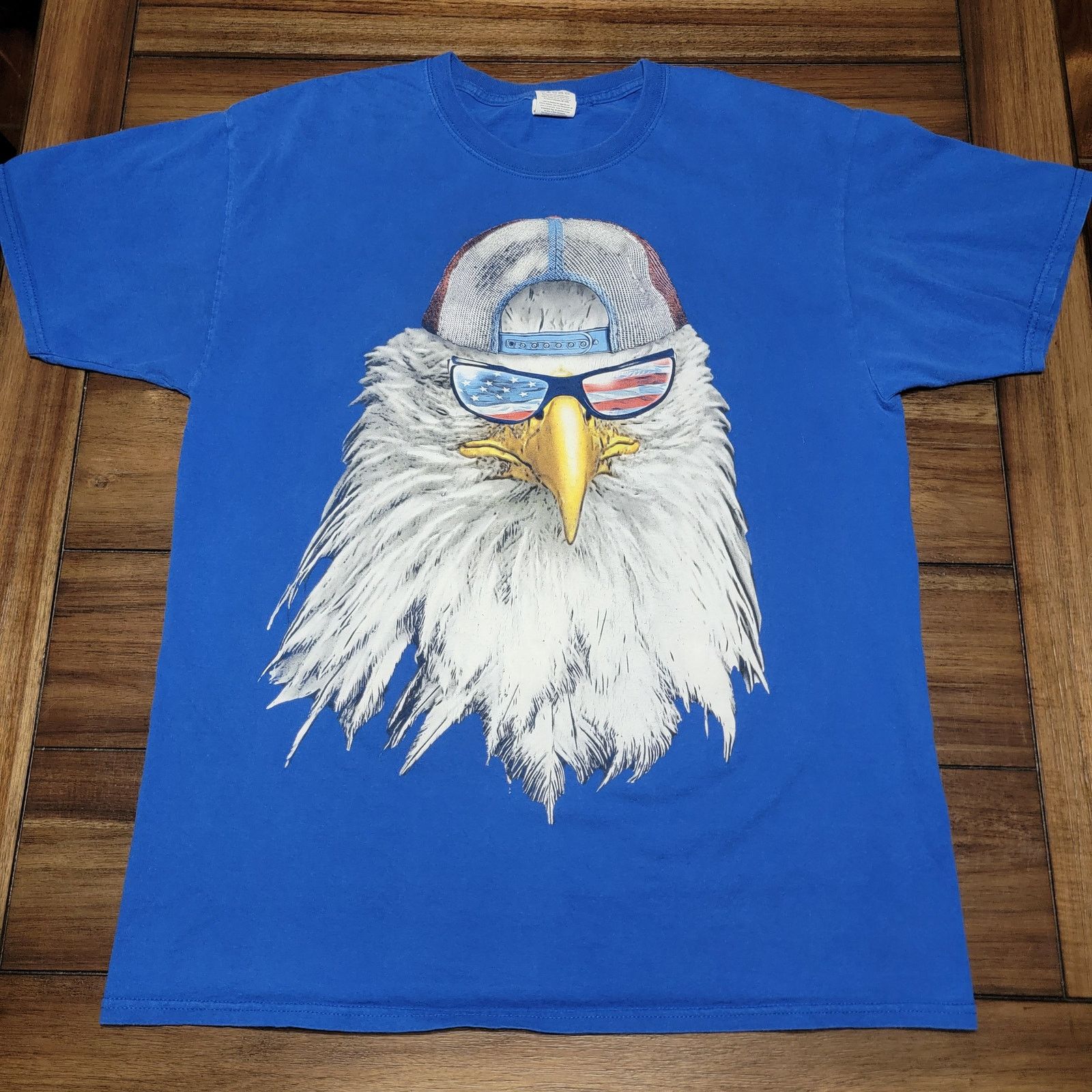 Fruit Of The Loom American Bald Eagle w/ Backwards Ballcap Unisex Tee - Large Size US L / EU 52-54 / 3 - 1 Thumbnail