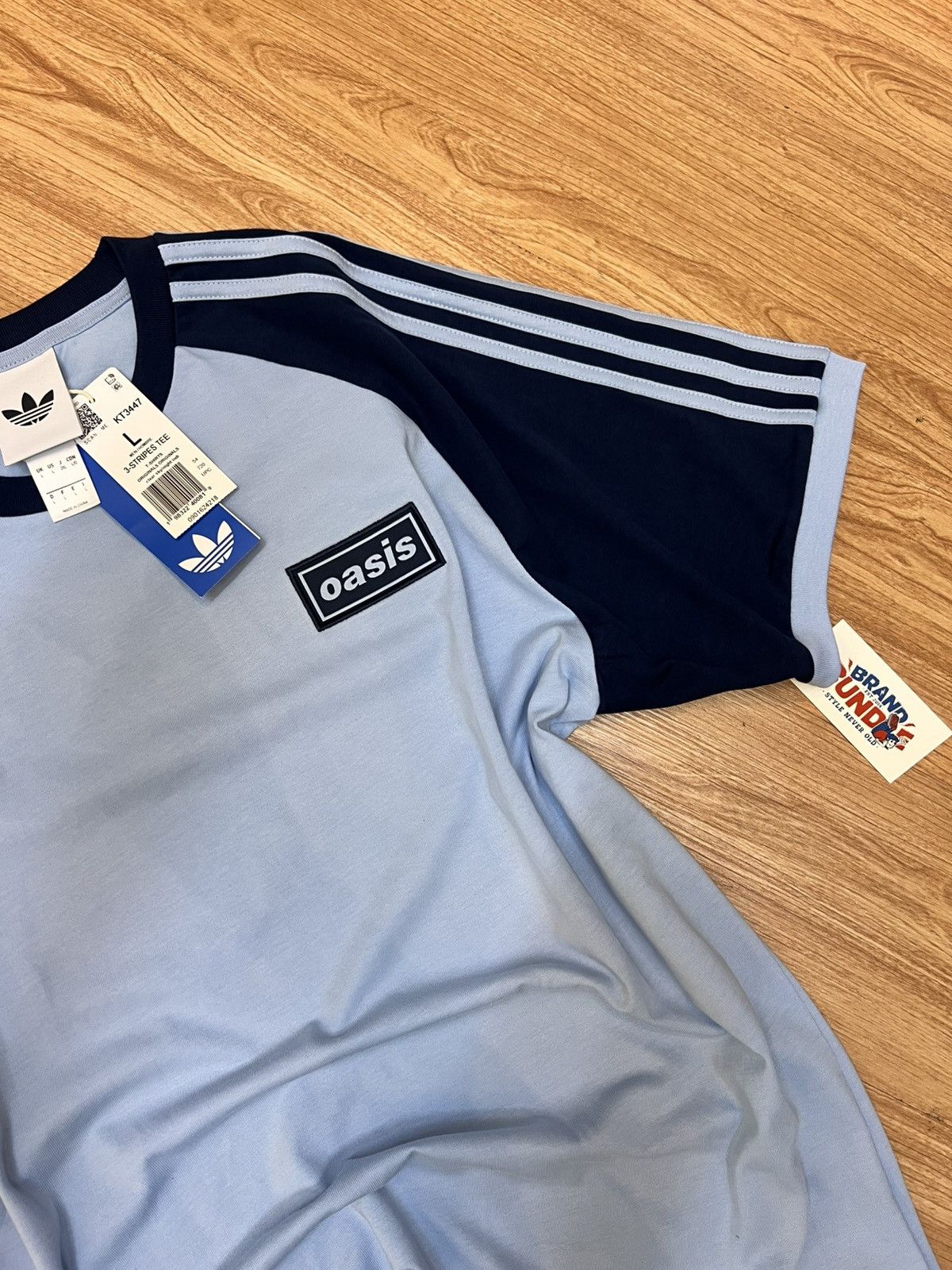 Adidas Adidas x Oasis Size US M / EU 48-50 / 2 - 5 Thumbnail