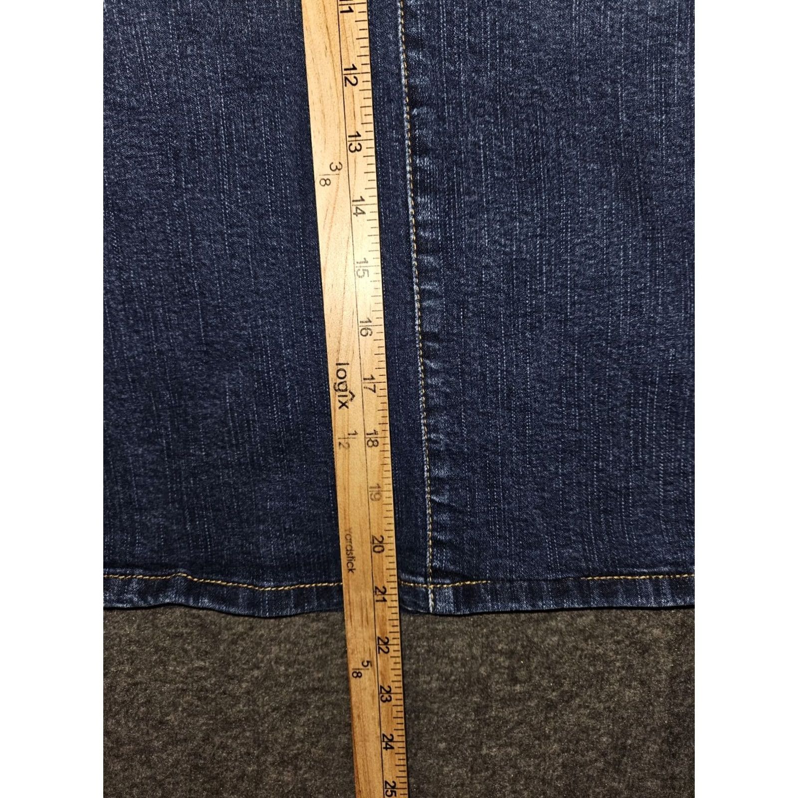 Levi's VINTAGE Levi's Denim Skirt Women 14 Mid Blue 90s Y2K Pockets Knee Length Straight & Pencil Size 36" / US 14 / IT 50 - 7 Thumbnail
