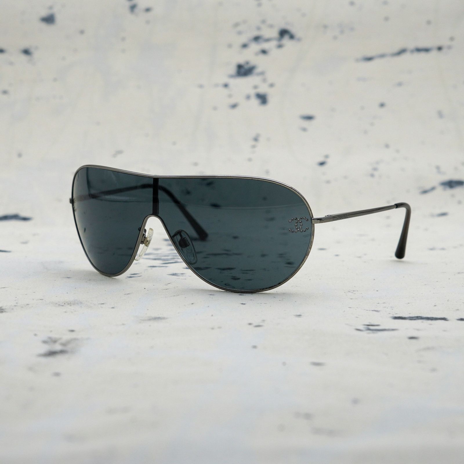 Vintage chanel 4122 cc logo shield mask gray y2k sunglasses