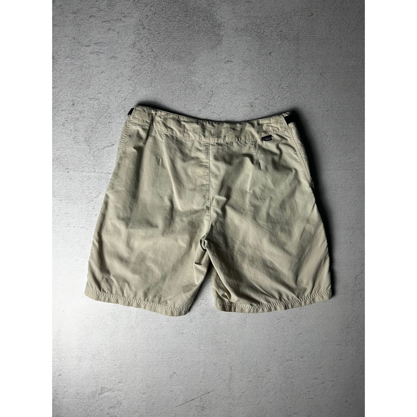 Patagonia Vintage Patagonia Chino White Shorts - Women's Large Size 34" / US 12 / IT 48 - 2 Thumbnail