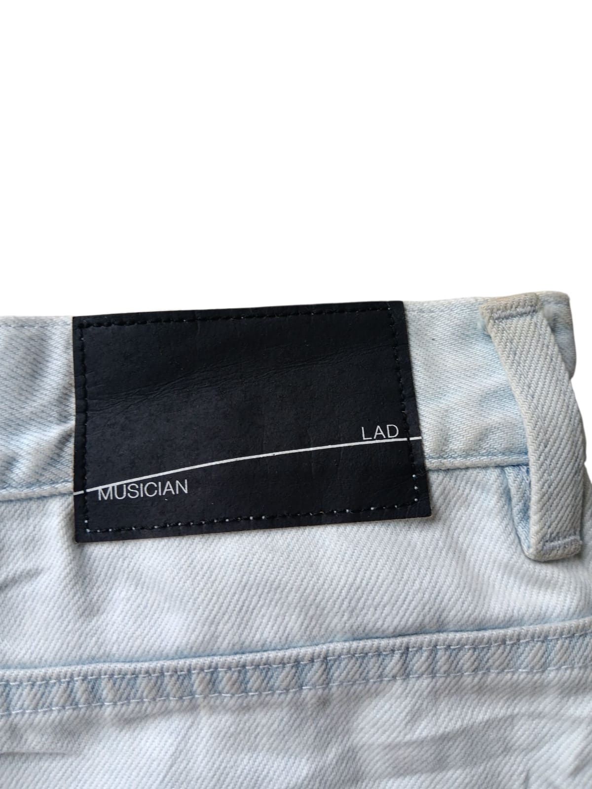 Lad Musician Splatter distressed light blue baggy jeans Size US 32 / EU 48 - 16 Thumbnail