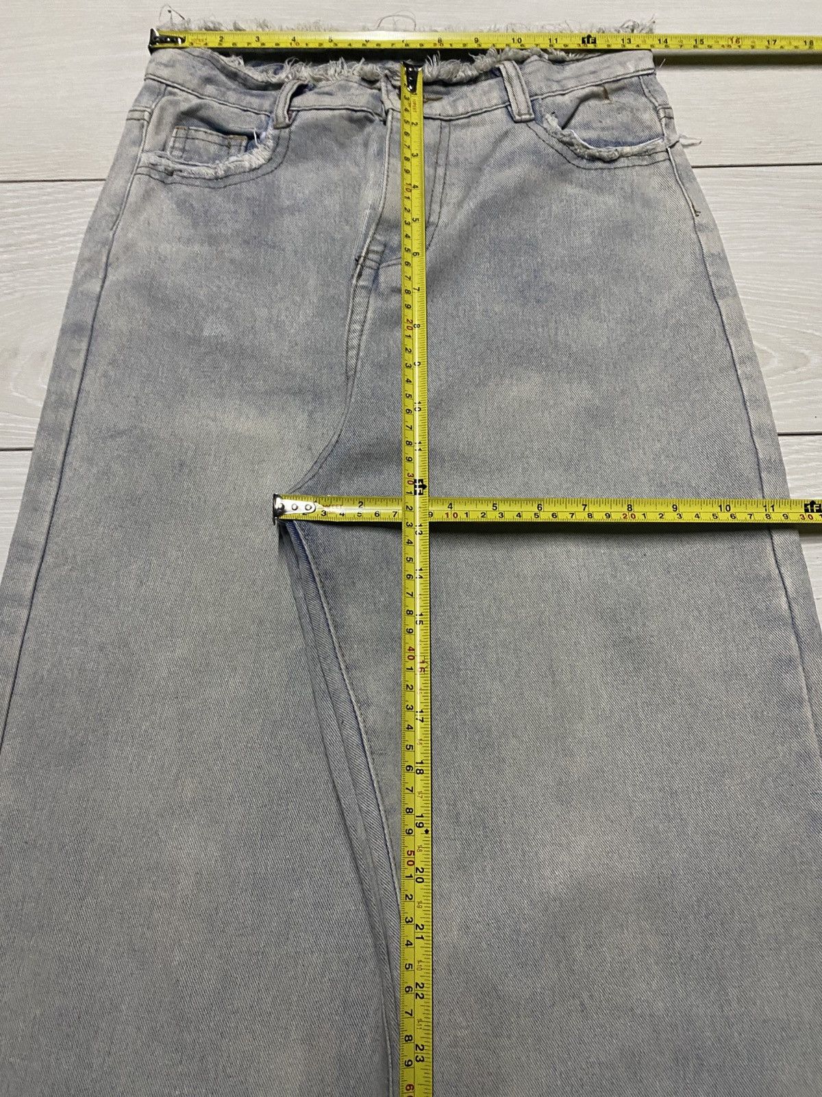 Hysteric Glamour Vintage Japanese Brand Light Wash Frayer Jeans Size US 27 - 11 Thumbnail