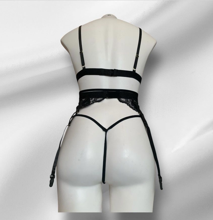 Designer NWOT 3 Piece Lingerie Set Black Lace Small Size S / US 4 / IT 40 - 10 Thumbnail