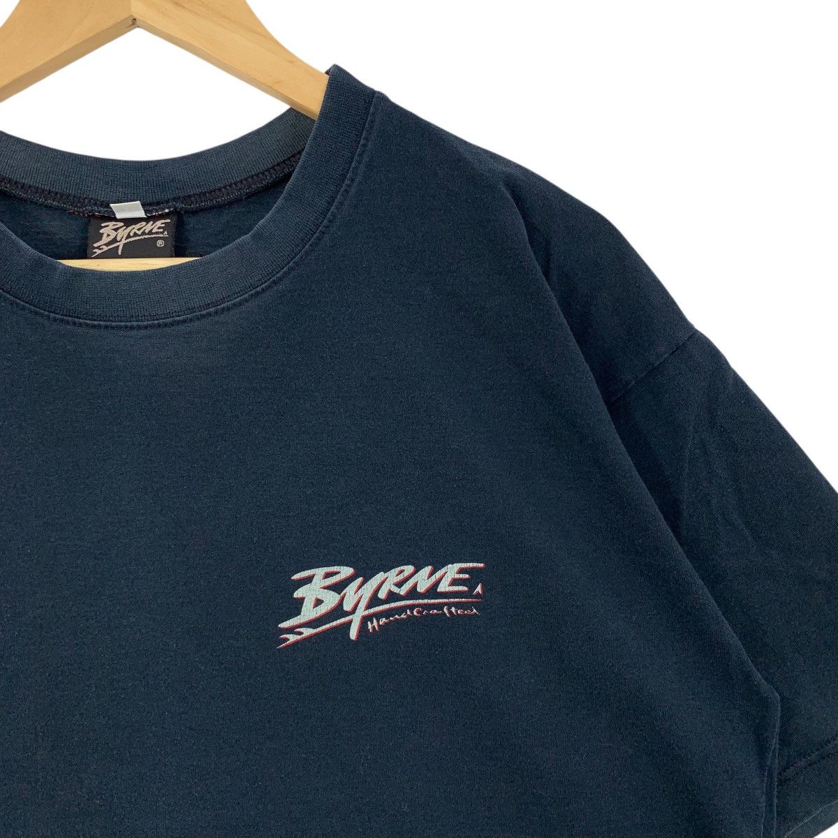 Vintage Vintage 90s BRYNE Handcrafted Originals SurfSurfboard Tshirt Size US L / EU 52-54 / 3 - 5 Thumbnail
