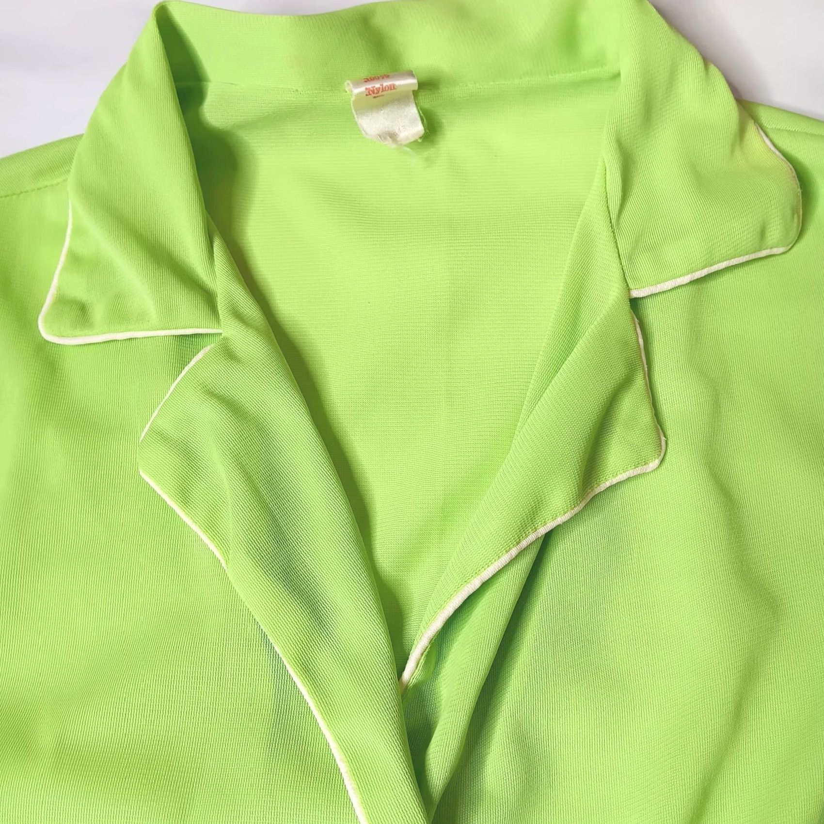 Vintage VINTAGE Green Nylon Nightgown Large Green Nylon Button Long Slv Knee Length Flaws READ Girls Womens 32 39" bust 32" shoulder to hem Size ONE SIZE - 3 Thumbnail