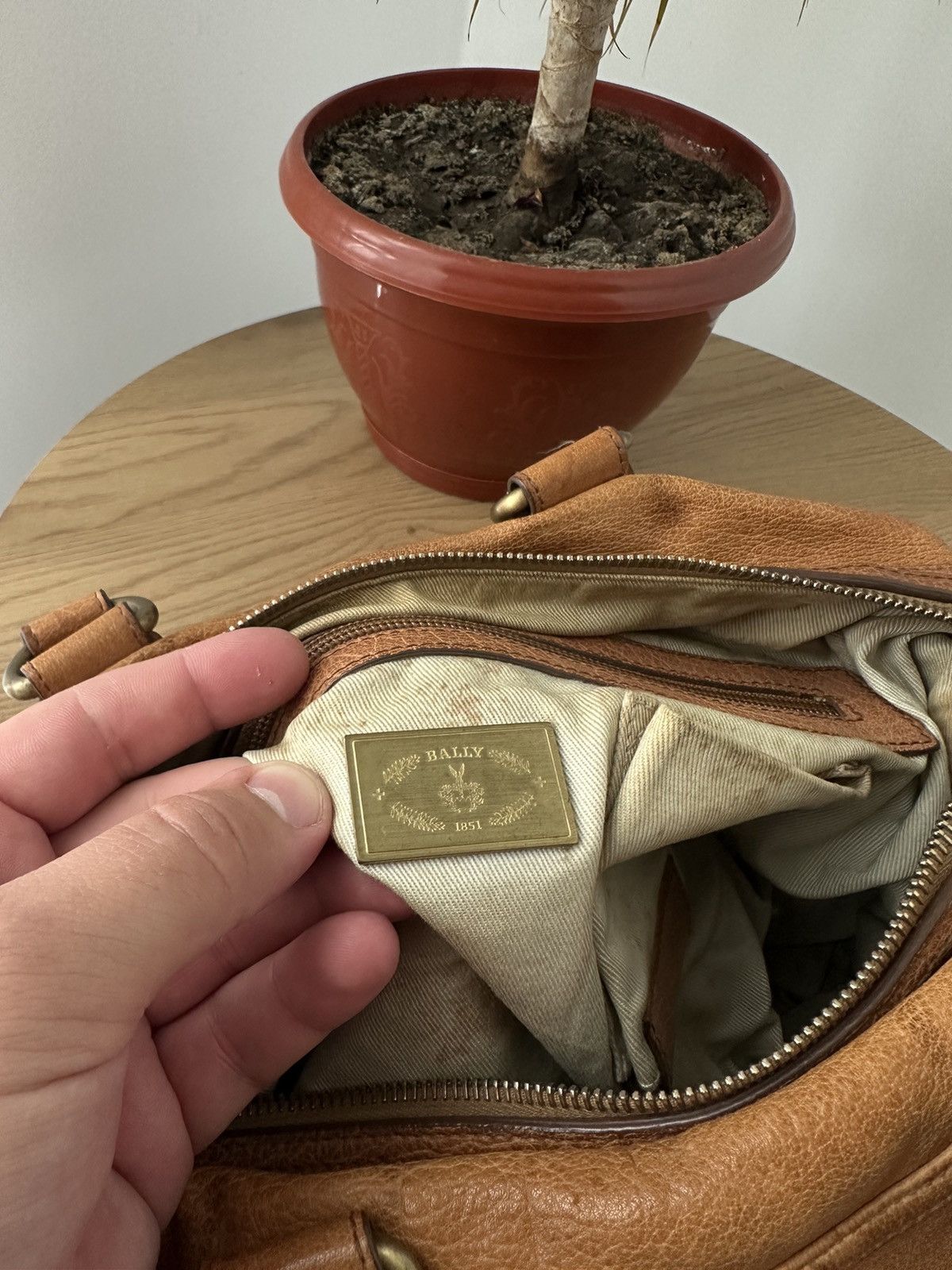 Bally Vintage Leather Bally Brown Shoulders Faded Bag Size ONE SIZE - 14 Thumbnail