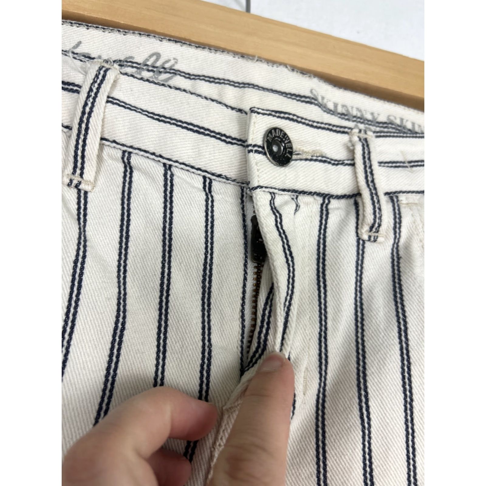 Madewell Madewell striped skinny pants Navy & White Striped Skinny Ankles 30x27 Women Size 27 Regular Inseam 27 Size 27" / US 4 / IT 40 - 6 Thumbnail