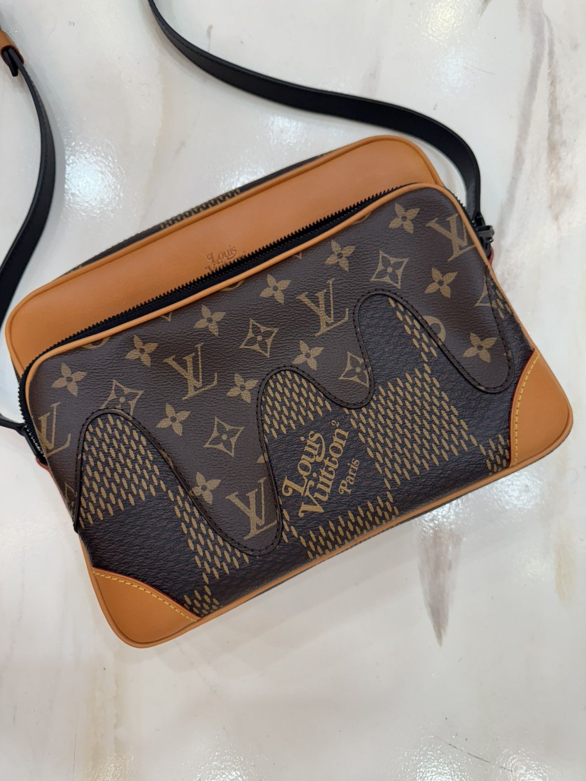 Louis Vuitton Louis Vuitton Nile Messenger PM shoulder Bag Black Size ONE SIZE - 3 Thumbnail