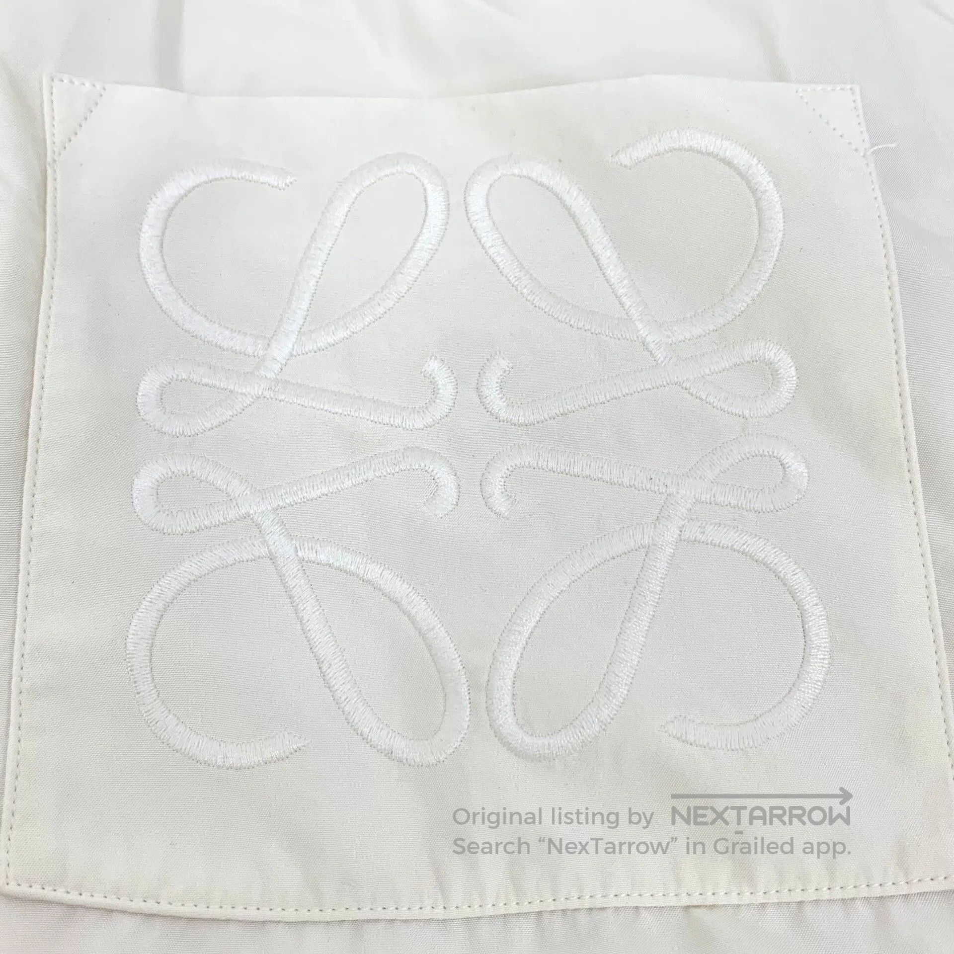 Loewe Loewe White Logo Silk V-Neck Shirt. Size S / US 4 / IT 40 - 5 Thumbnail