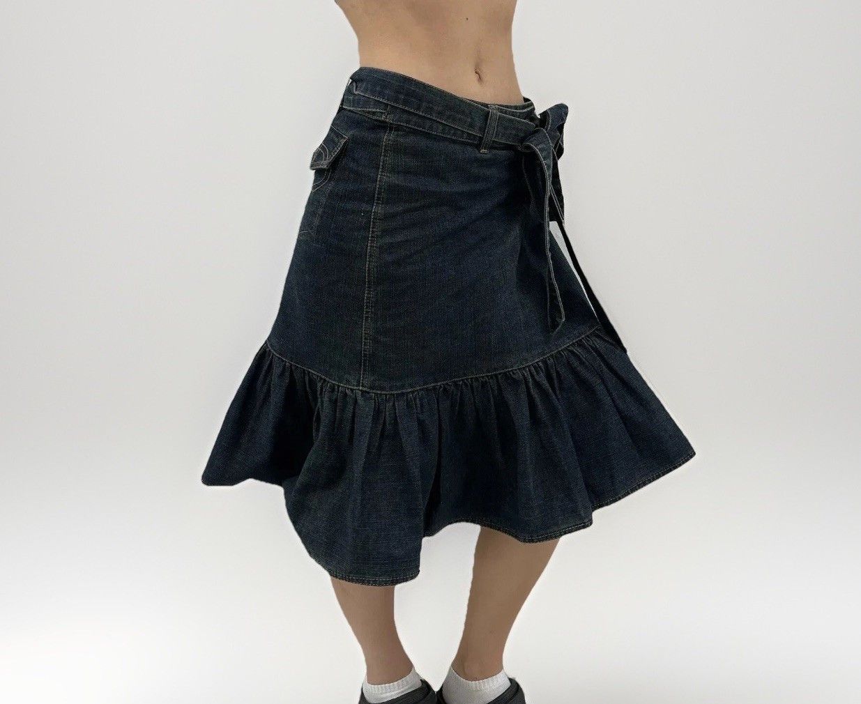 Baum und Pferdgarten Baum Und Pferdgarten Skirt Women Y2K Wrap Denim Ruffle Knee Size 26" / US 2 / IT 38 - 1 Thumbnail