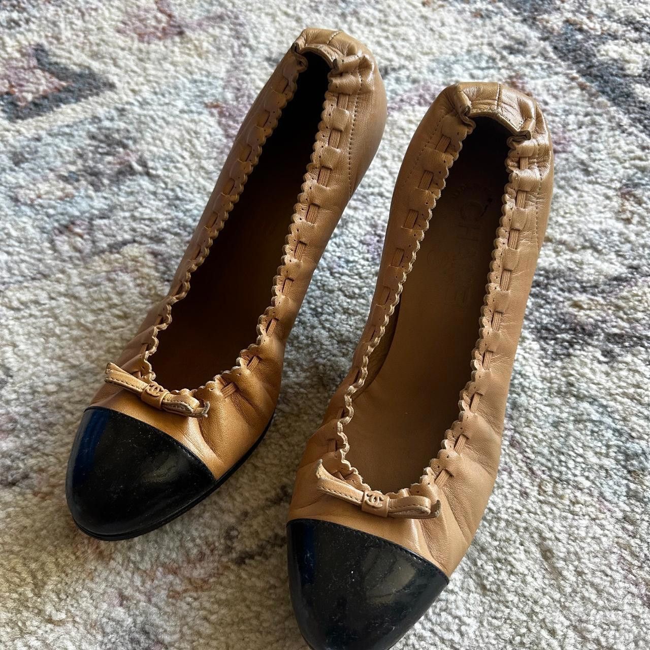 Chanel Chanel Two Tone Ballet Flat Heels Size US 7 / IT 37 - 1 Thumbnail