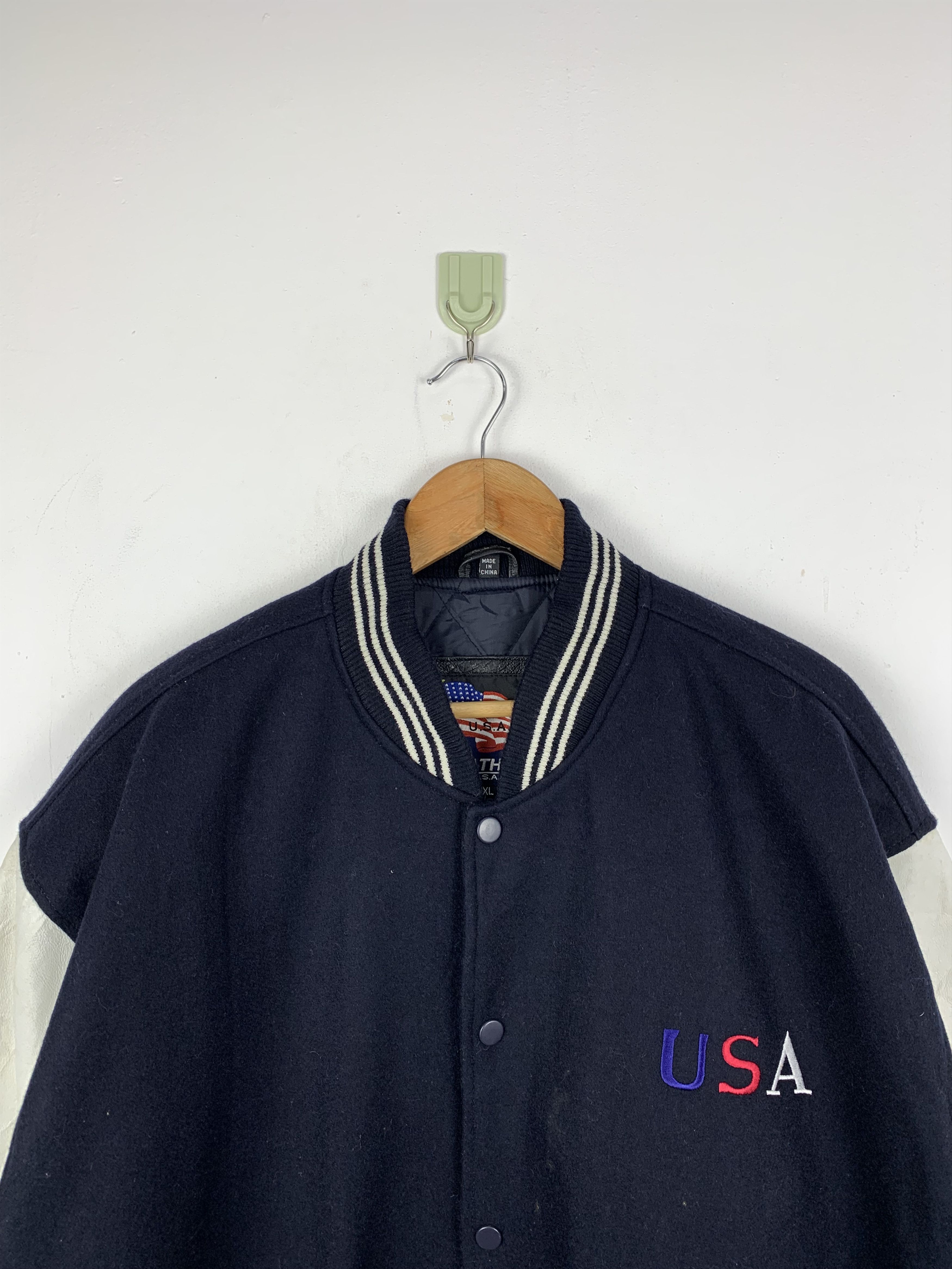 Vintage Vintage American Flag Sleeve Leather Varsity Jacket V0528 Size US XXL / EU 58 / 5 - 4 Thumbnail