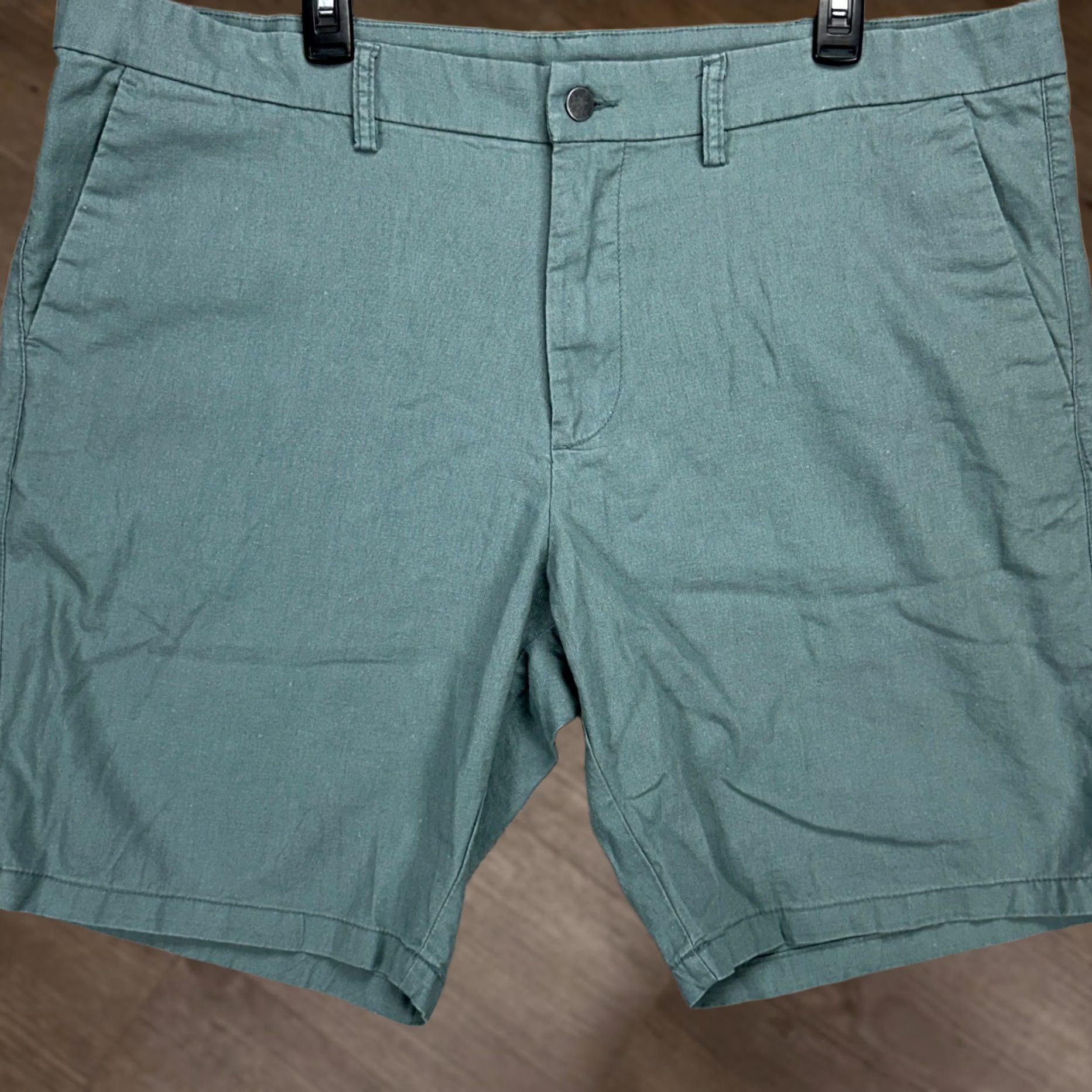 Old Navy Old Navy Mens Green Khaki Shorts 40 Slim Linen Blend Flat Front Casual Pockets Size US 40 / EU 56 - 1 Thumbnail
