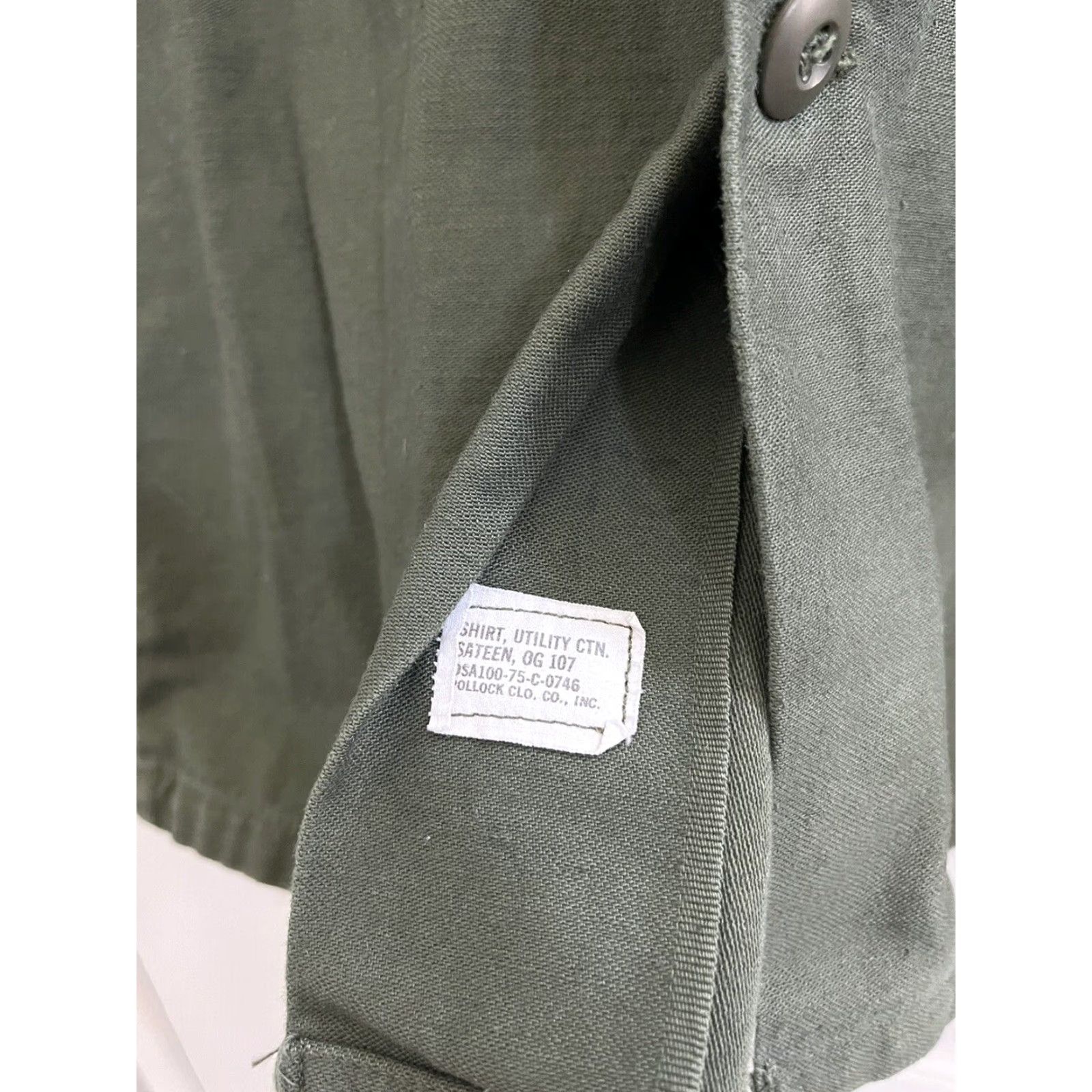 Olive VINTAGE Pollock clothing co Mens Military Olive Green Canvas Long Sleeve Button Up Shirt 15 1/2x 31 USMC 70s Size US L / EU 52-54 / 3 - 4 Thumbnail