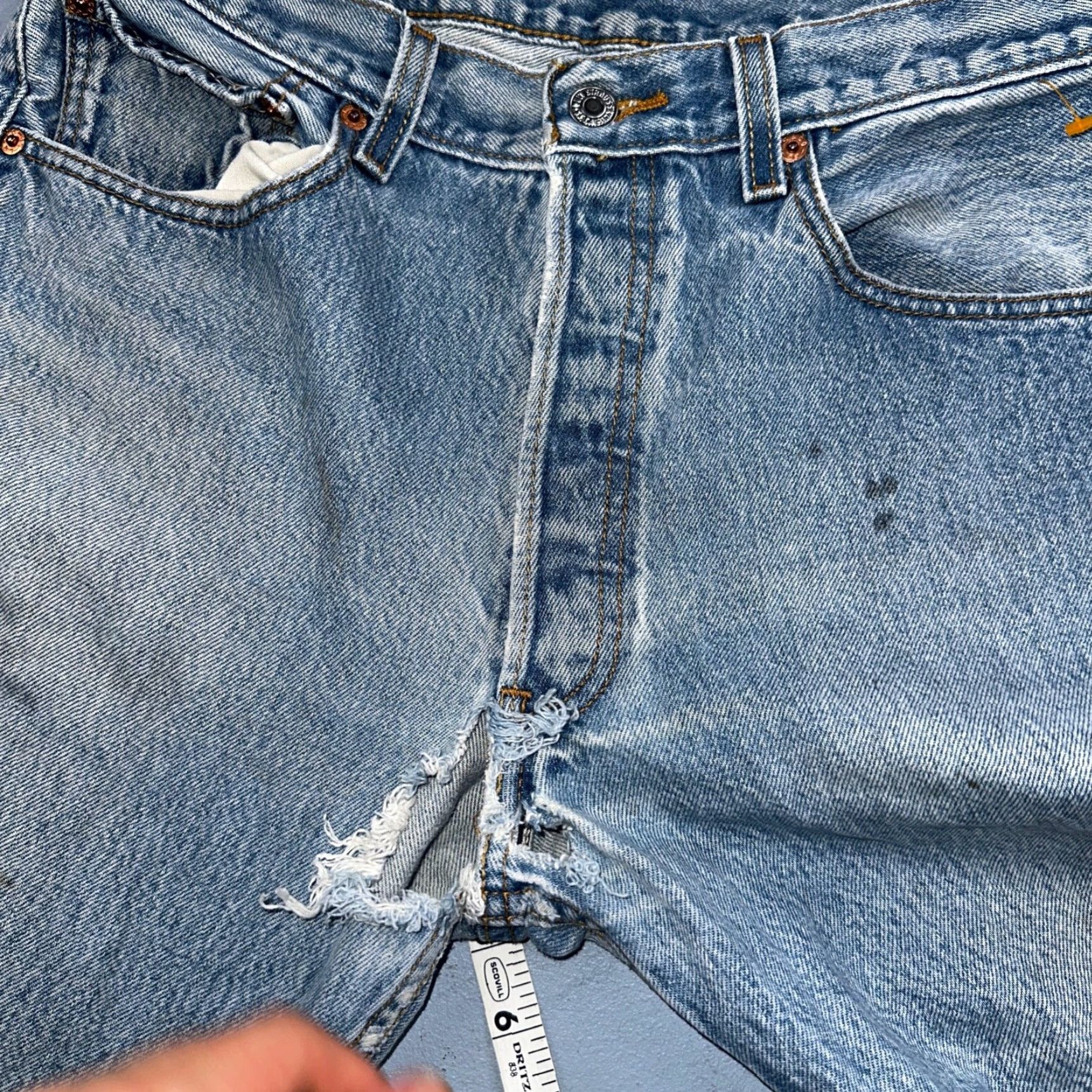 Levi's VINTAGE Levis 501 Y2K XX Straight Leg Jeans 33x36 Light Wash 2000s Act 31x32 Size US 33 - 7 Thumbnail