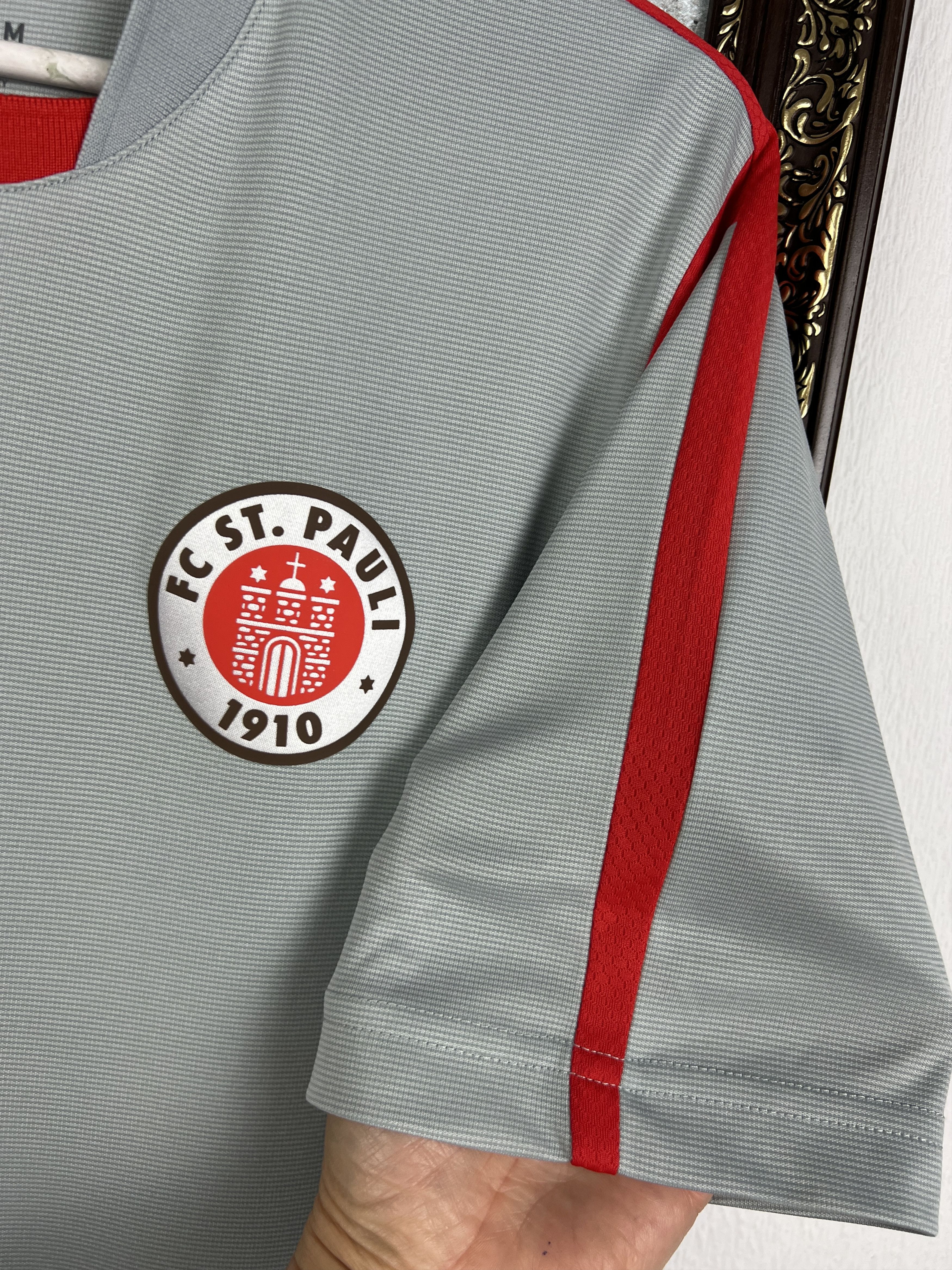 Vintage St Pauli 2022 Di!y Football Train Shirt Soccer Jersey Trikot Size US M / EU 48-50 / 2 - 4 Thumbnail
