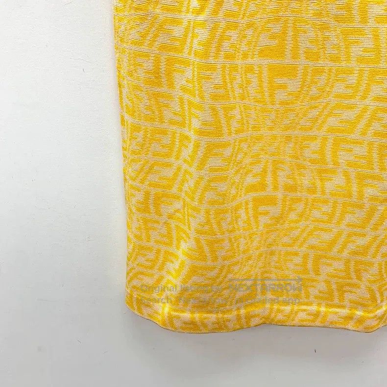 Fendi Fendi Yellow logo letter full-printed casual knit half-ski Size 24" / US 00 / IT 34 - 4 Thumbnail