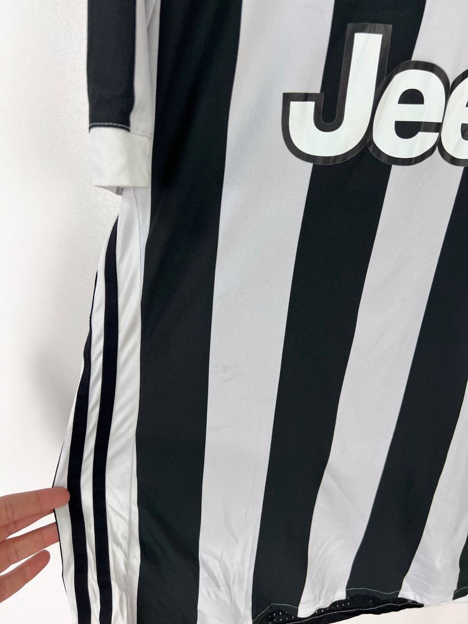 Vintage Juventus Adidas 2017/18 Jersey t-shirts size L Size US L / EU 52-54 / 3 - 4 Thumbnail