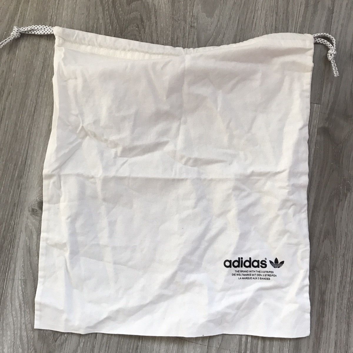 Adidas Adidas Dustbag White Drawstring Logo Pouch Size ONE SIZE - 1 Thumbnail
