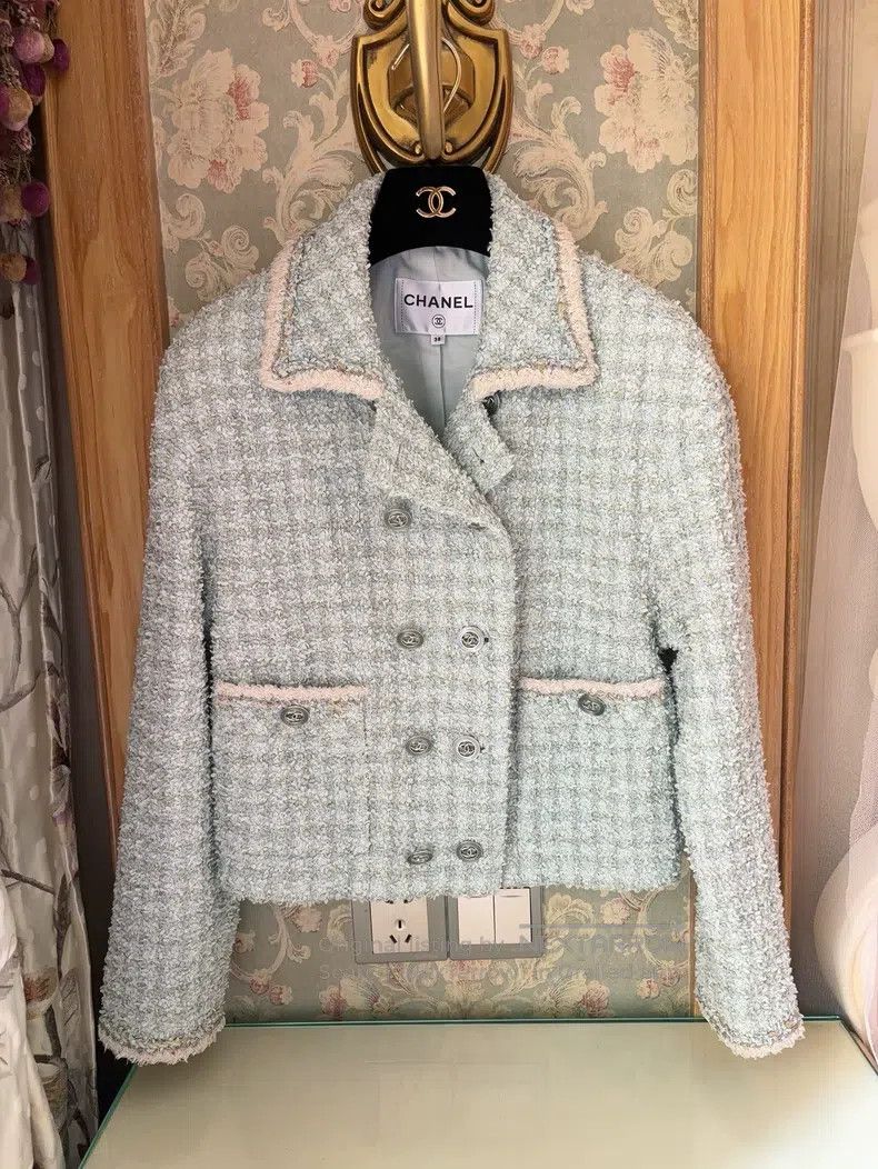 Chanel Chanel Coat Size XS / US 0-2 / IT 36-38 - 1 Thumbnail